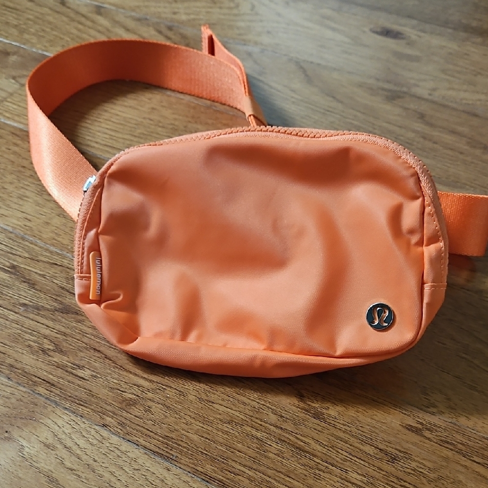 lululemon athletica Men's Vibrant Orange Belt Bag